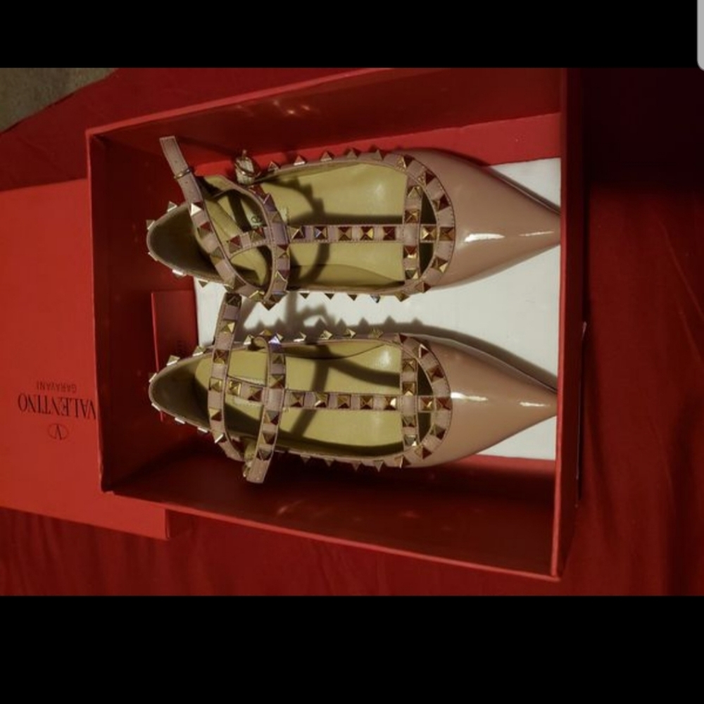 Valentino garavani flats